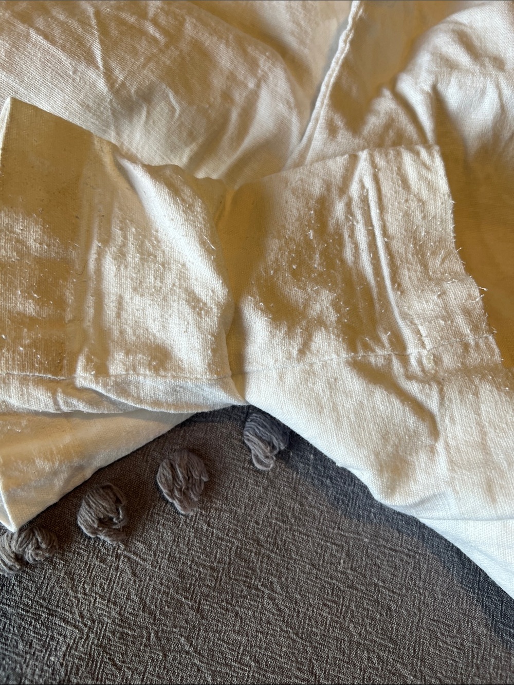 Express Cream High-Waist Ruffle Elastic Shorts - Picture 3 of 3